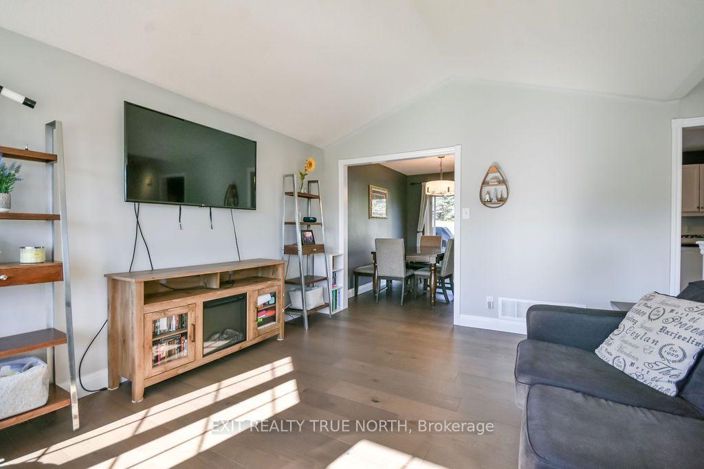 Photo 6 of 35 Marlow Circle, Springwater, Hillsdale — HOMEH