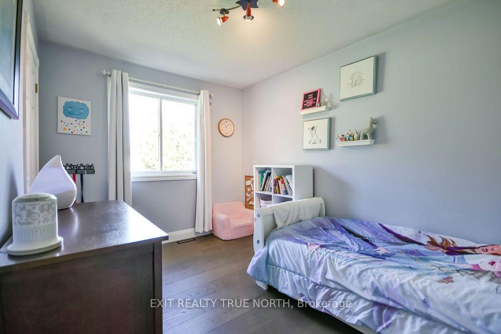 Photo 16 of 35 Marlow Circle, Springwater, Hillsdale — HOMEH
