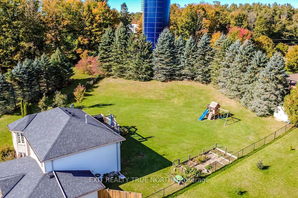 Photo 35 of 35 Marlow Circle, Springwater, Hillsdale — HOMEH