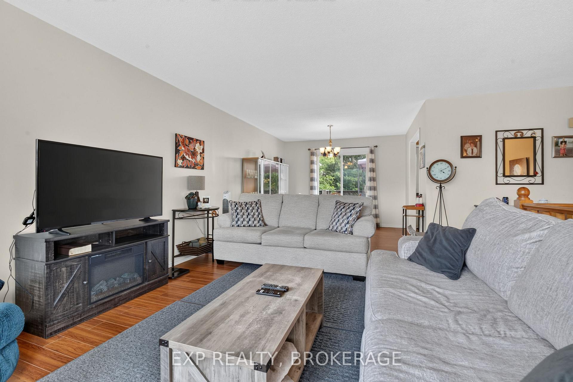 Photo 5 of 2016 Cole Hill Road, Kingston, City North of 401 — HOMEH