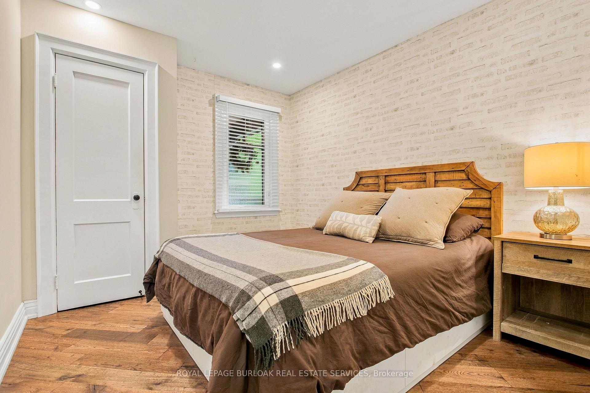 Photo 22 of 960 Shadeland Avenue, Burlington, LaSalle — HOMEH