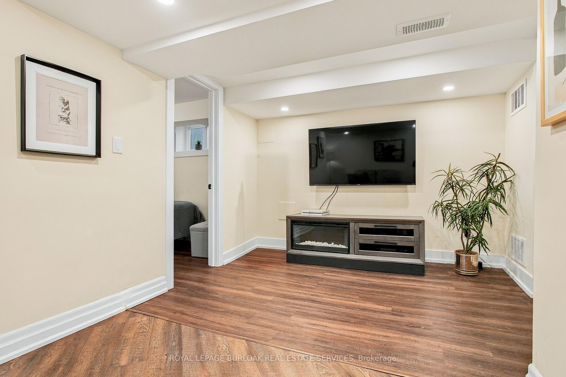 Photo 31 of 960 Shadeland Avenue, Burlington, LaSalle — HOMEH