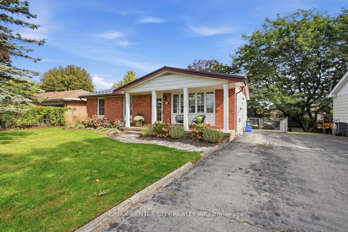 Photo 3 of 4564 East Road E, Central Elgin, Port Stanley — HOMEH