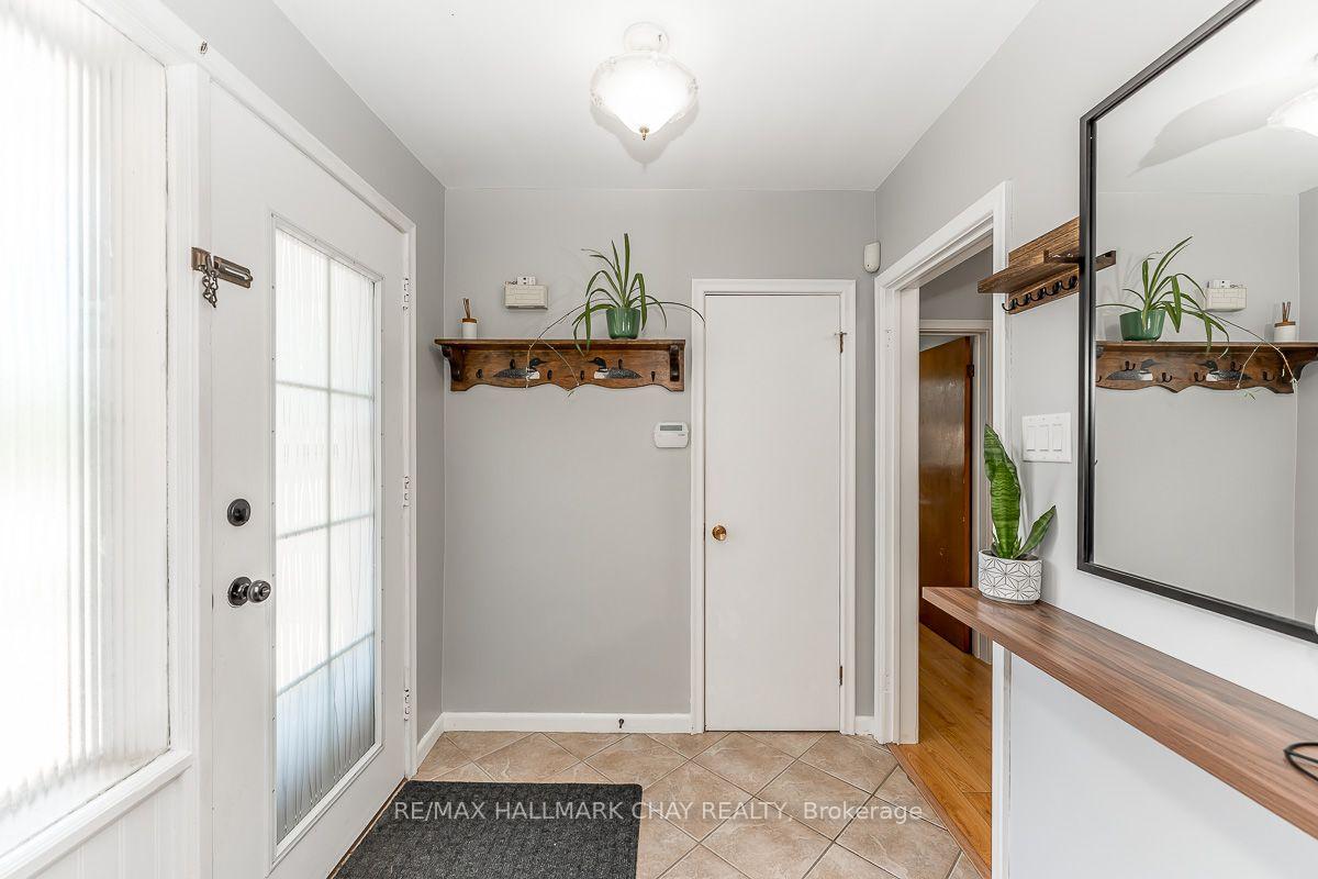 Photo 5 of 23 Downsview Drive, Barrie, Codrington — HOMEH