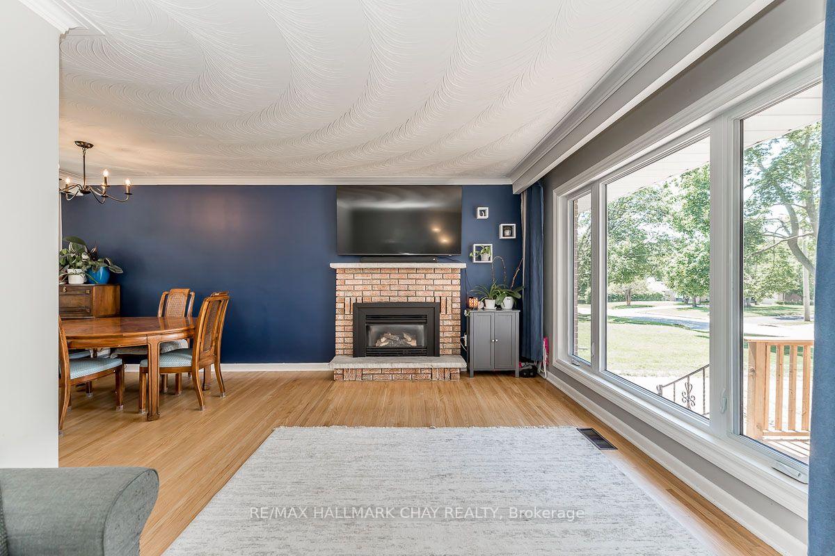 Photo 7 of 23 Downsview Drive, Barrie, Codrington — HOMEH