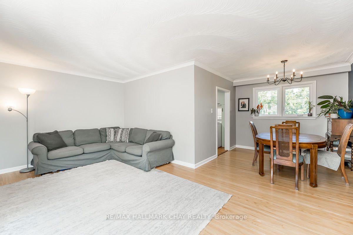 Photo 12 of 23 Downsview Drive, Barrie, Codrington — HOMEH