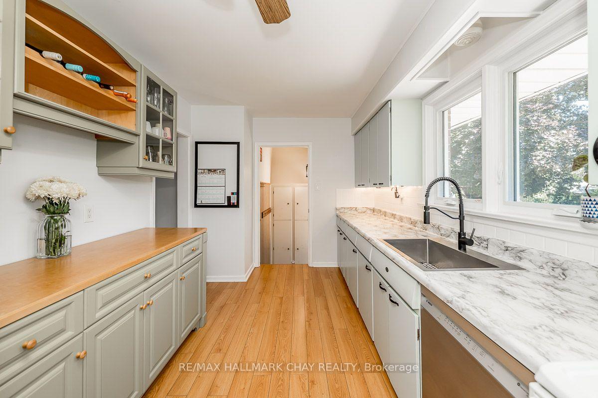 Photo 13 of 23 Downsview Drive, Barrie, Codrington — HOMEH