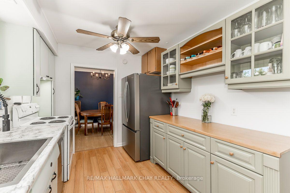 Photo 15 of 23 Downsview Drive, Barrie, Codrington — HOMEH