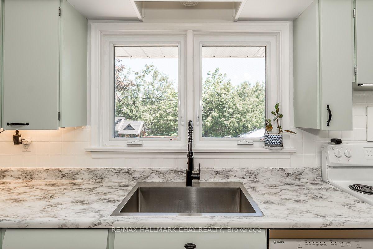 Photo 16 of 23 Downsview Drive, Barrie, Codrington — HOMEH
