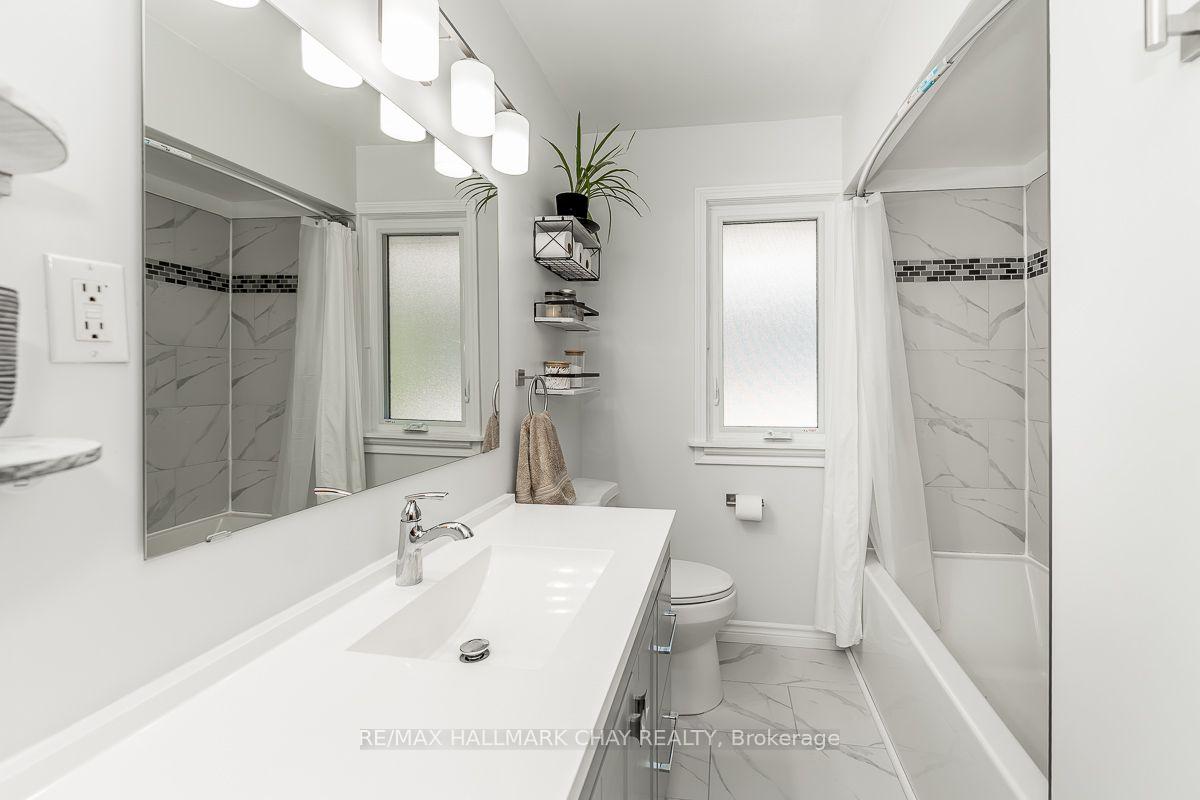Photo 18 of 23 Downsview Drive, Barrie, Codrington — HOMEH