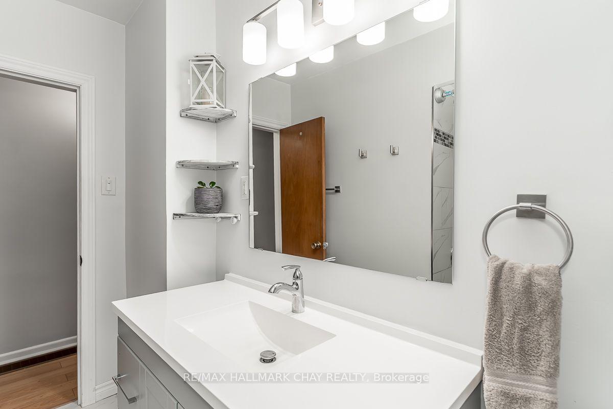 Photo 20 of 23 Downsview Drive, Barrie, Codrington — HOMEH