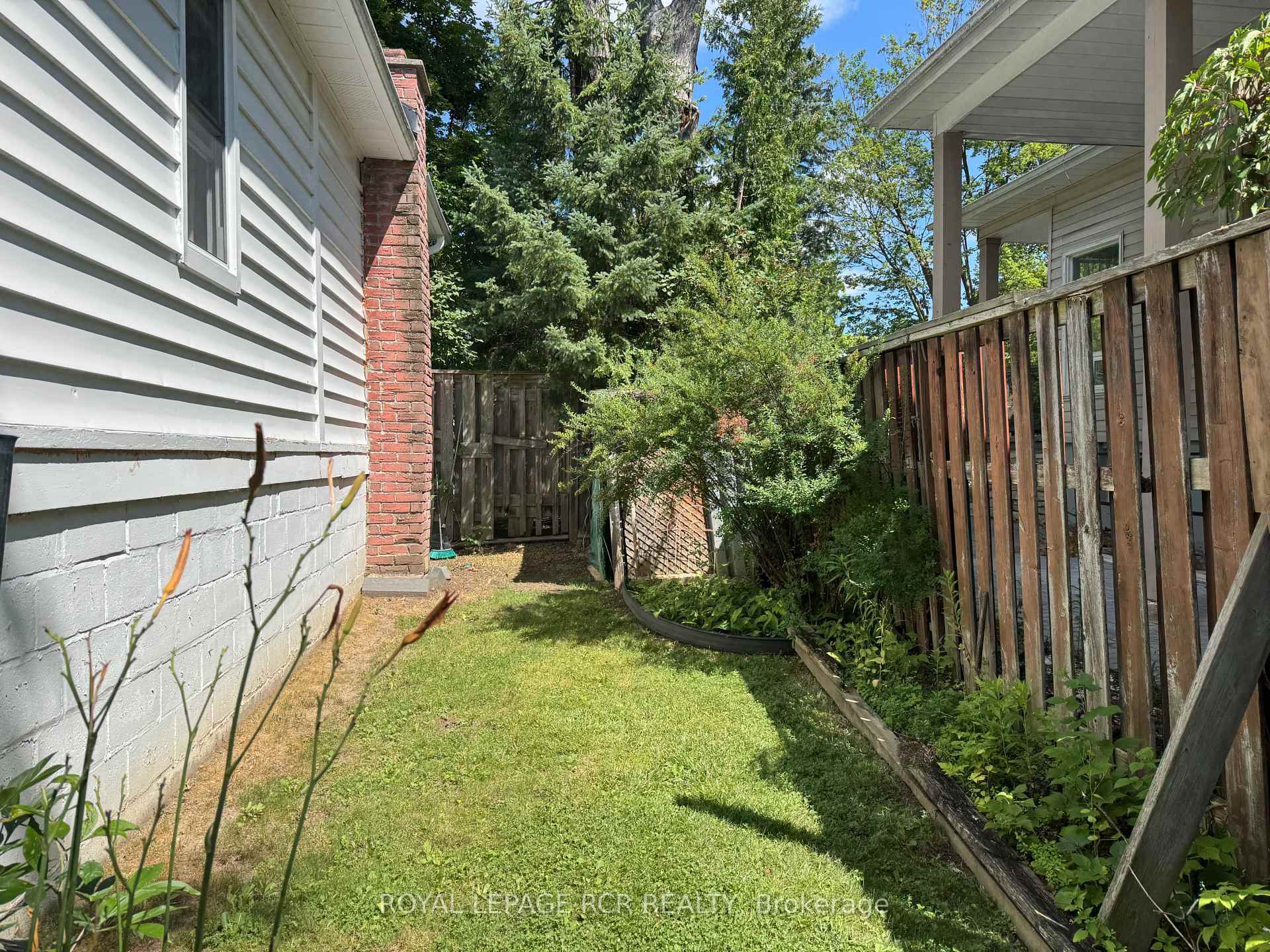 Photo 11 of 82 Mill Street, Richmond Hill, Mill Pond — HOMEH