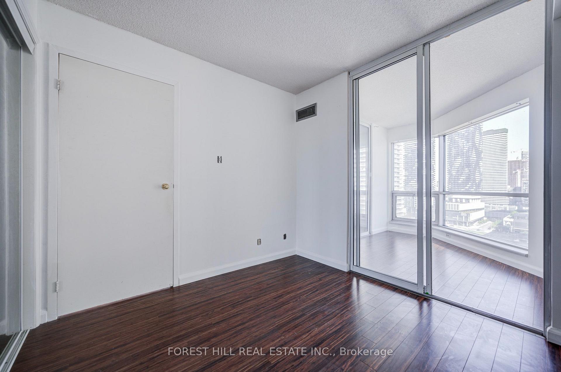 Photo 9 of Unit 1810, 10 Yonge Street, Toronto, Waterfront Communities — HOMEH