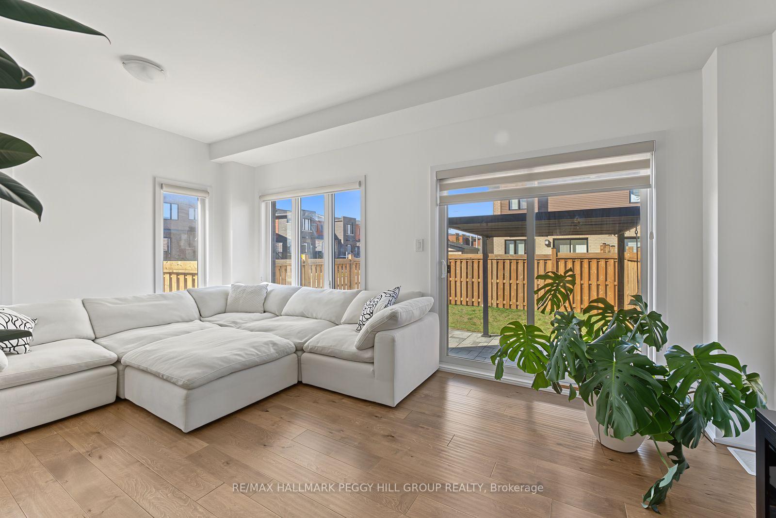 Photo 6 of 11 Turnberry Lane, Barrie, Painswick South — HOMEH