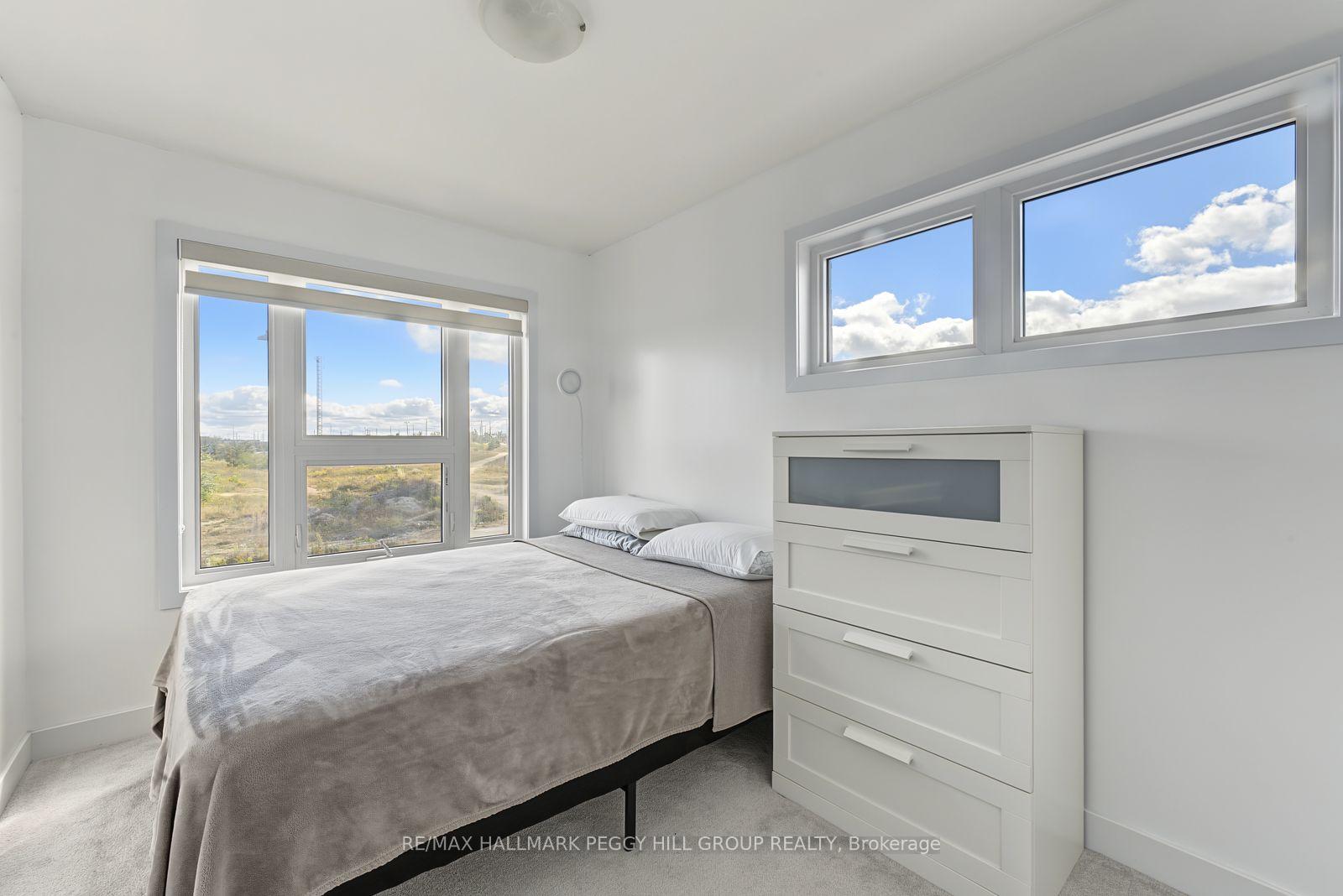 Photo 12 of 11 Turnberry Lane, Barrie, Painswick South — HOMEH