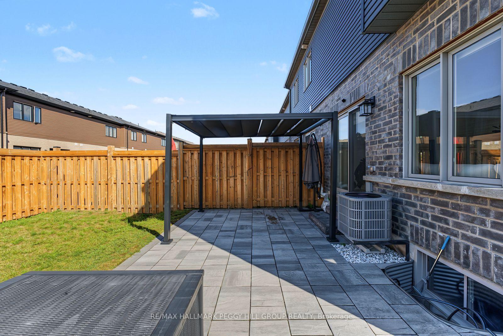 Photo 17 of 11 Turnberry Lane, Barrie, Painswick South — HOMEH
