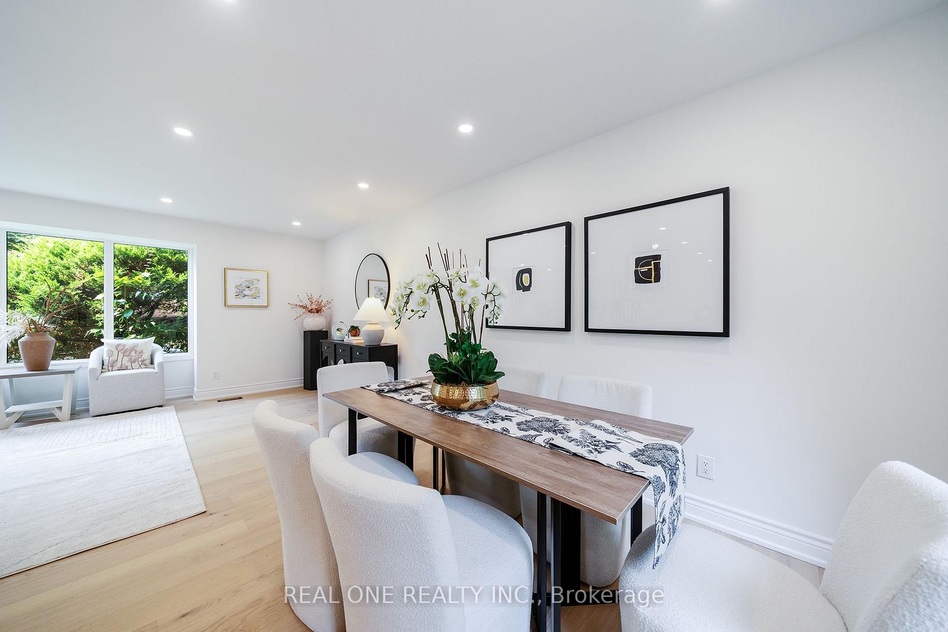 Photo 13 of 3148 Bentworth Drive, Burlington, Palmer — HOMEH