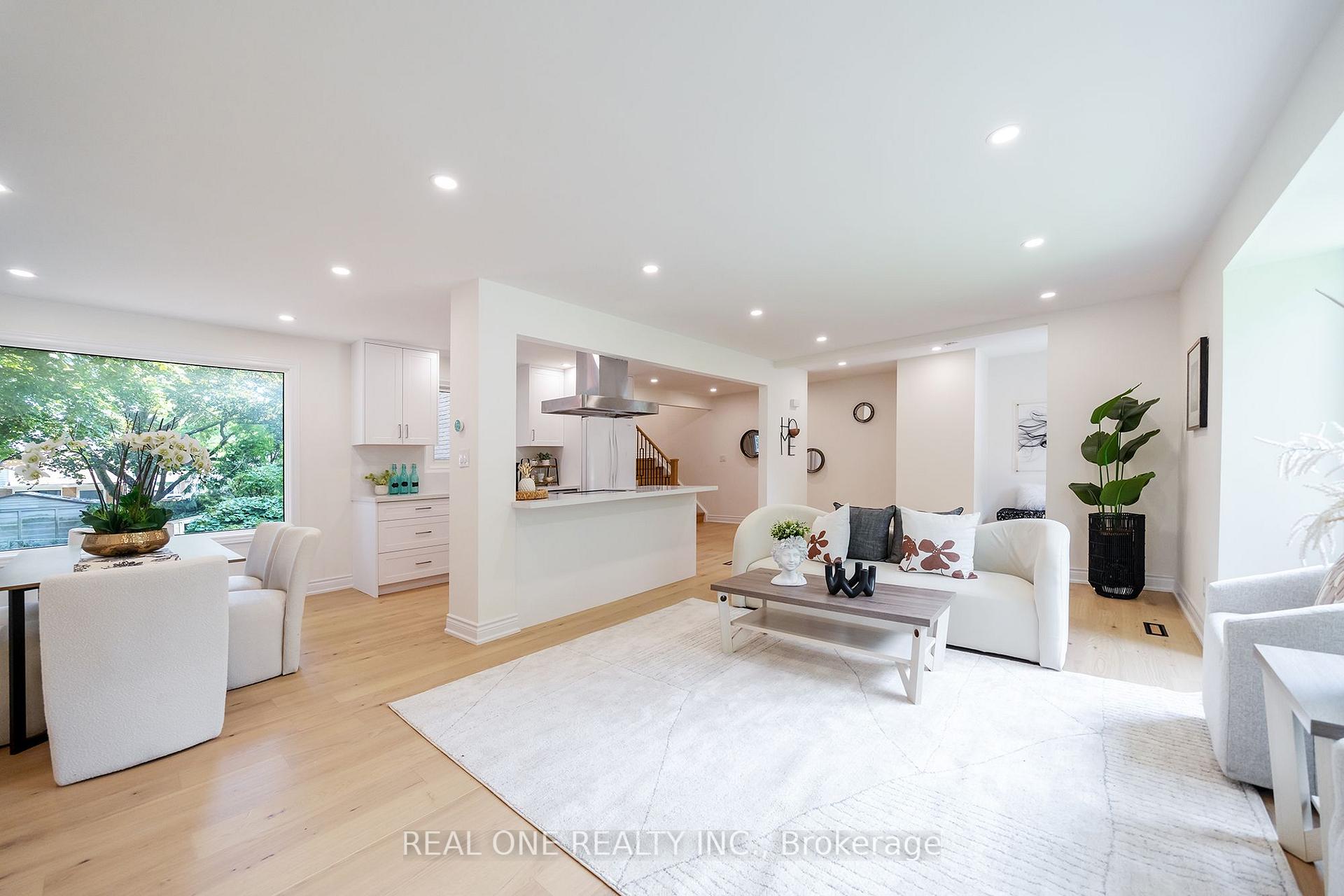 Photo 16 of 3148 Bentworth Drive, Burlington, Palmer — HOMEH
