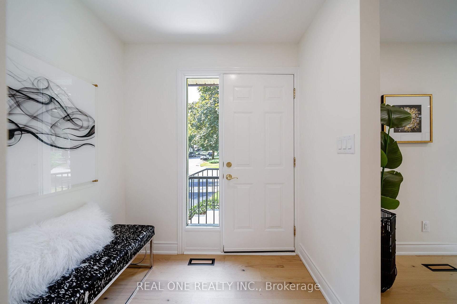 Photo 19 of 3148 Bentworth Drive, Burlington, Palmer — HOMEH