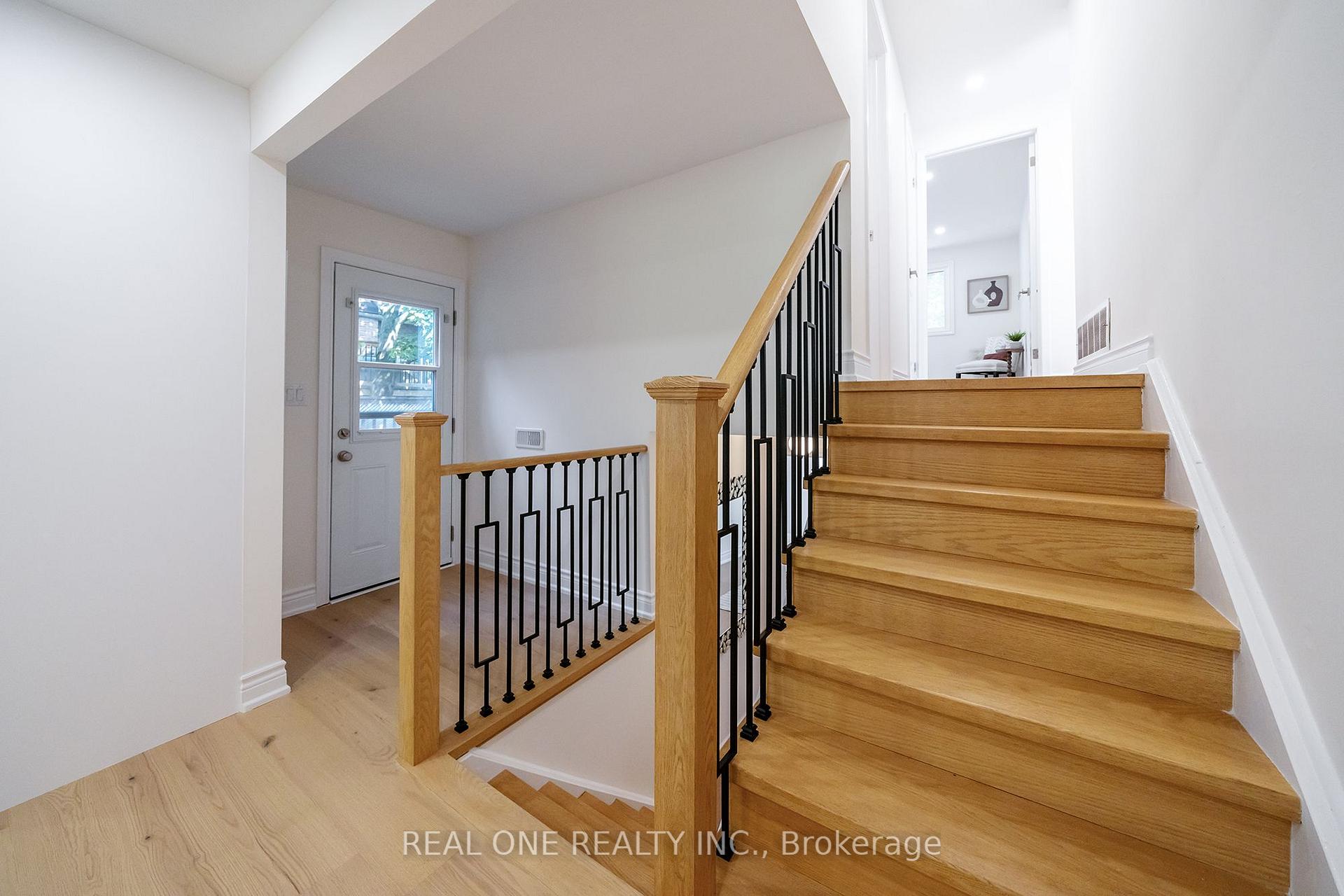Photo 21 of 3148 Bentworth Drive, Burlington, Palmer — HOMEH