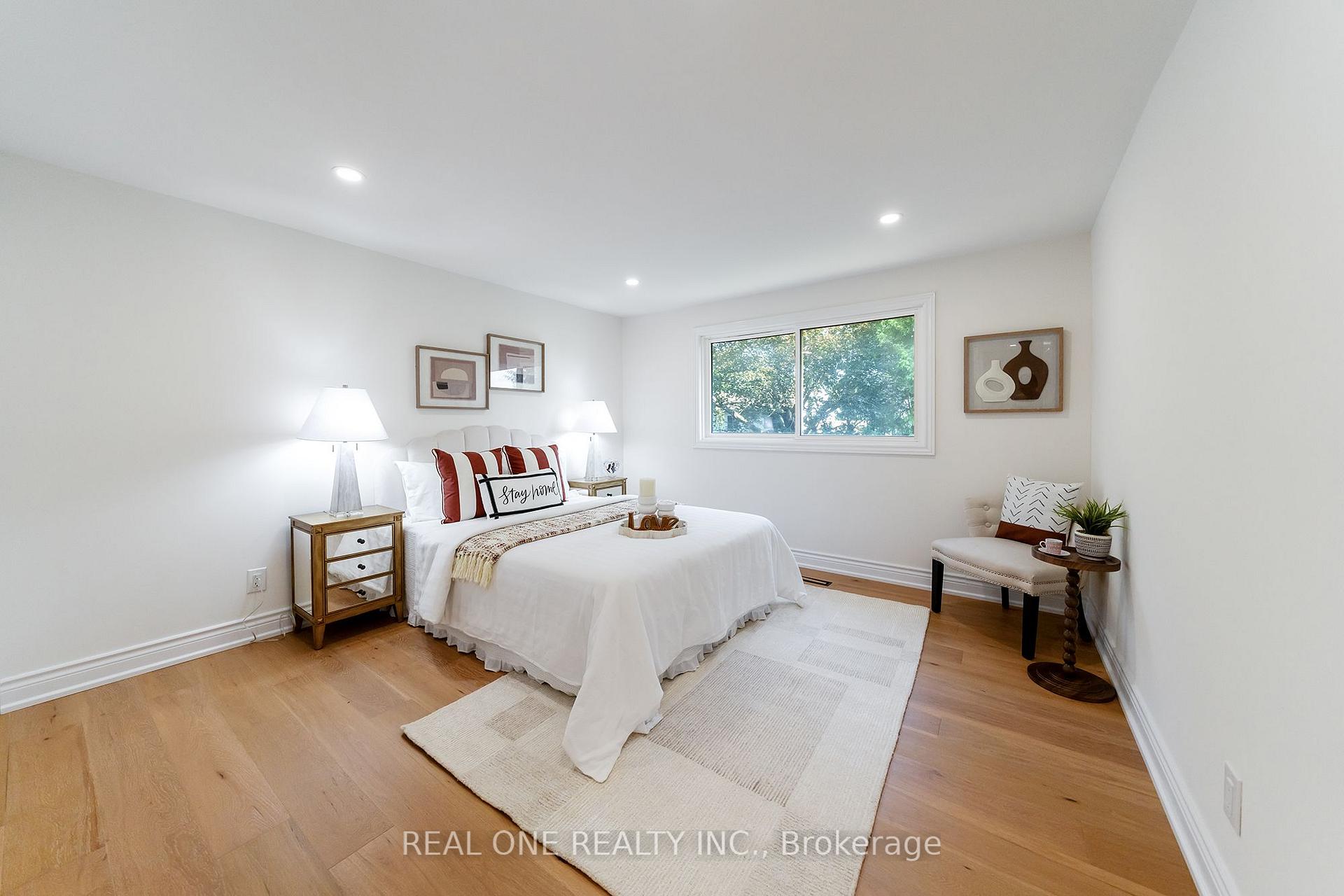 Photo 22 of 3148 Bentworth Drive, Burlington, Palmer — HOMEH