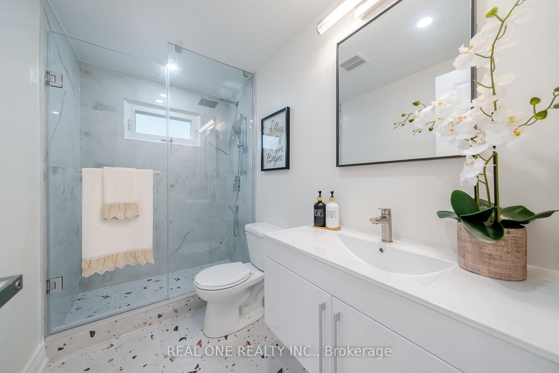Photo 28 of 3148 Bentworth Drive, Burlington, Palmer — HOMEH