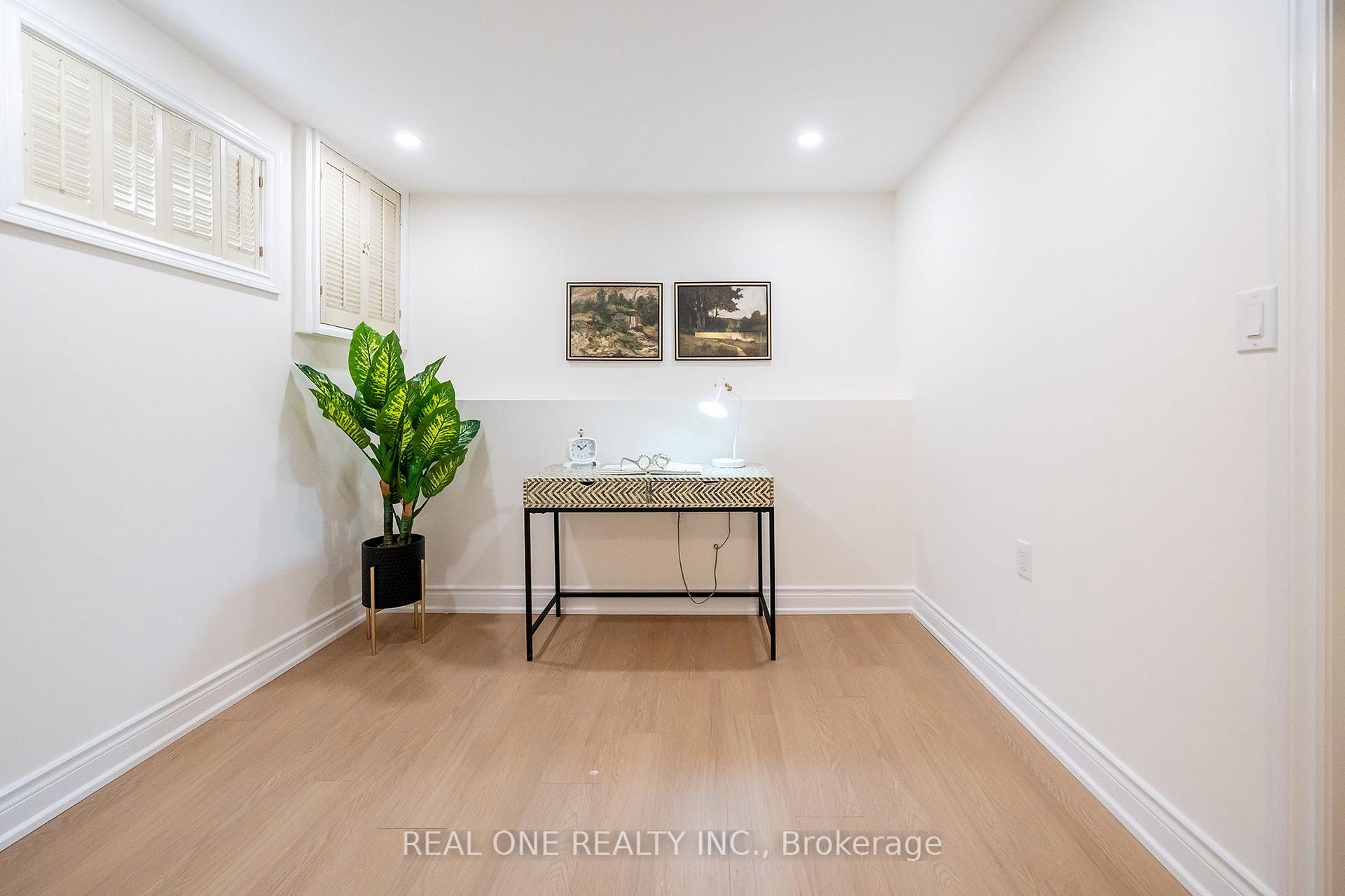 Photo 32 of 3148 Bentworth Drive, Burlington, Palmer — HOMEH