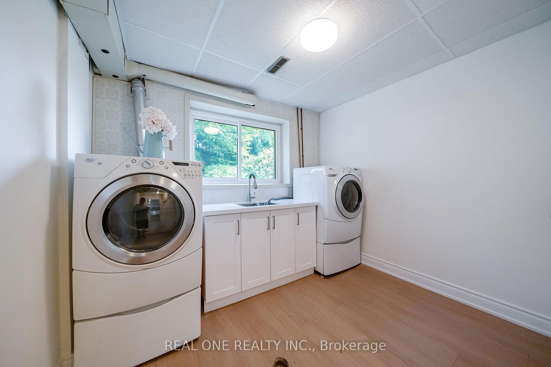 Photo 33 of 3148 Bentworth Drive, Burlington, Palmer — HOMEH