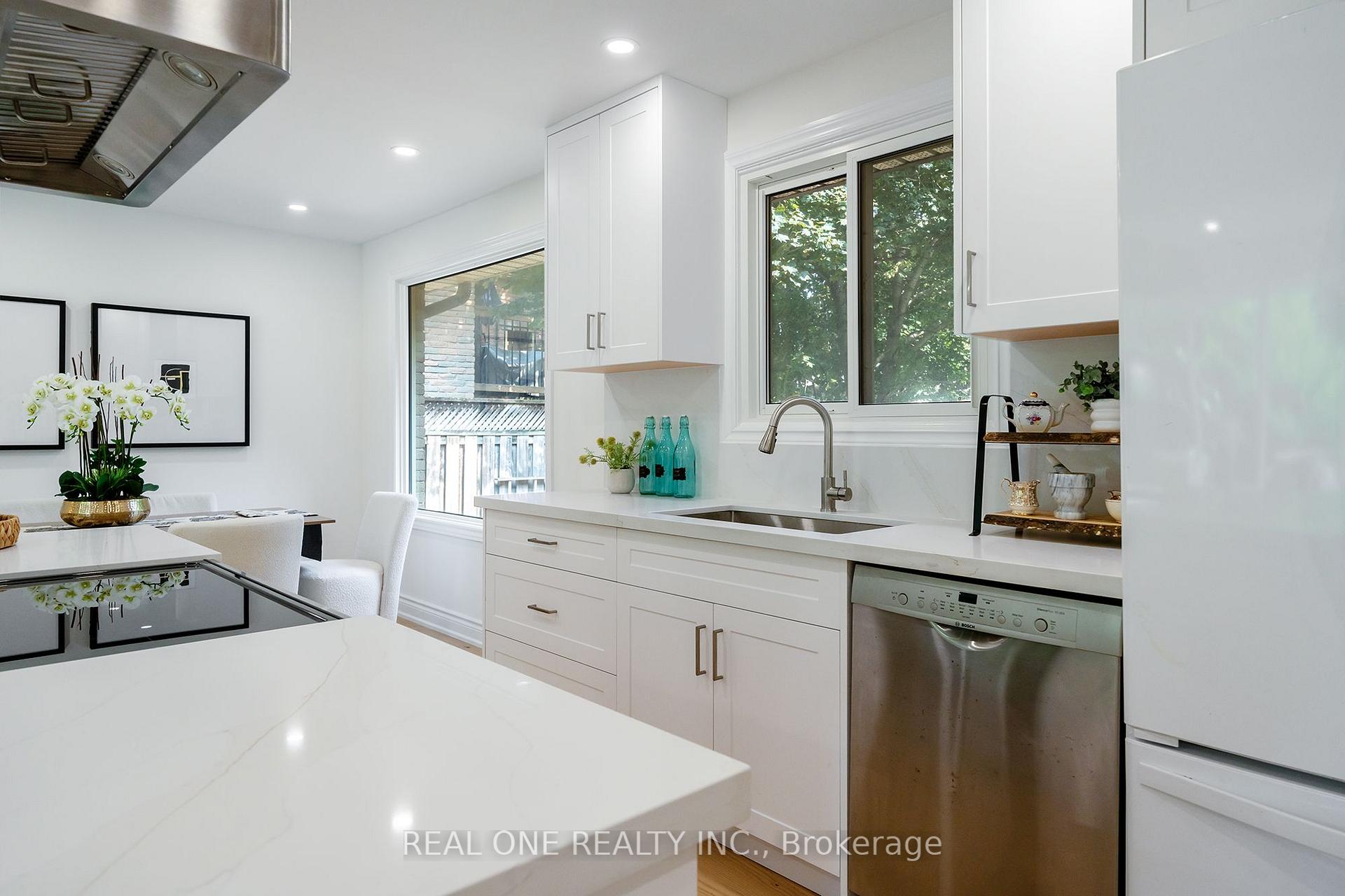 Photo 37 of 3148 Bentworth Drive, Burlington, Palmer — HOMEH