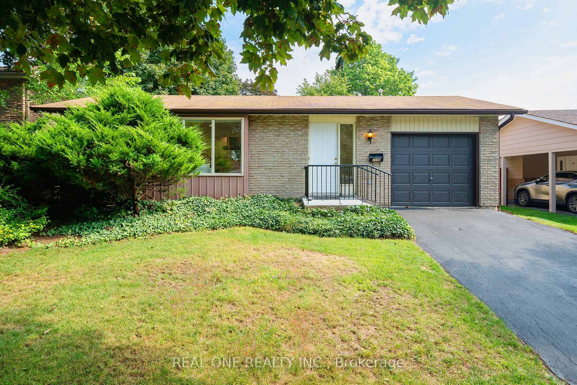 Photo 42 of 3148 Bentworth Drive, Burlington, Palmer — HOMEH
