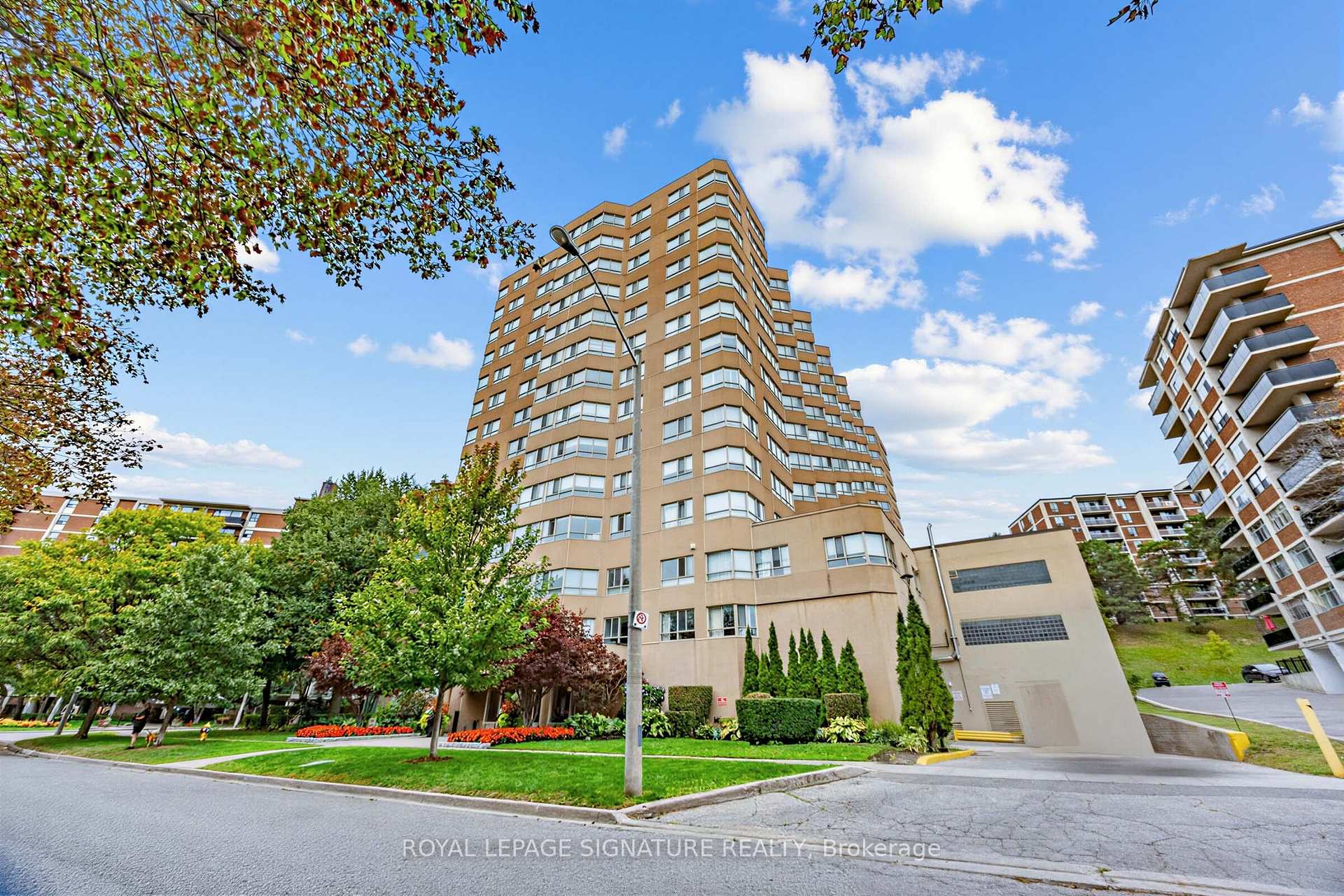Photo 1 of Unit 1006, 4 Park Vista, Toronto, Danforth Village-East York — HOMEH