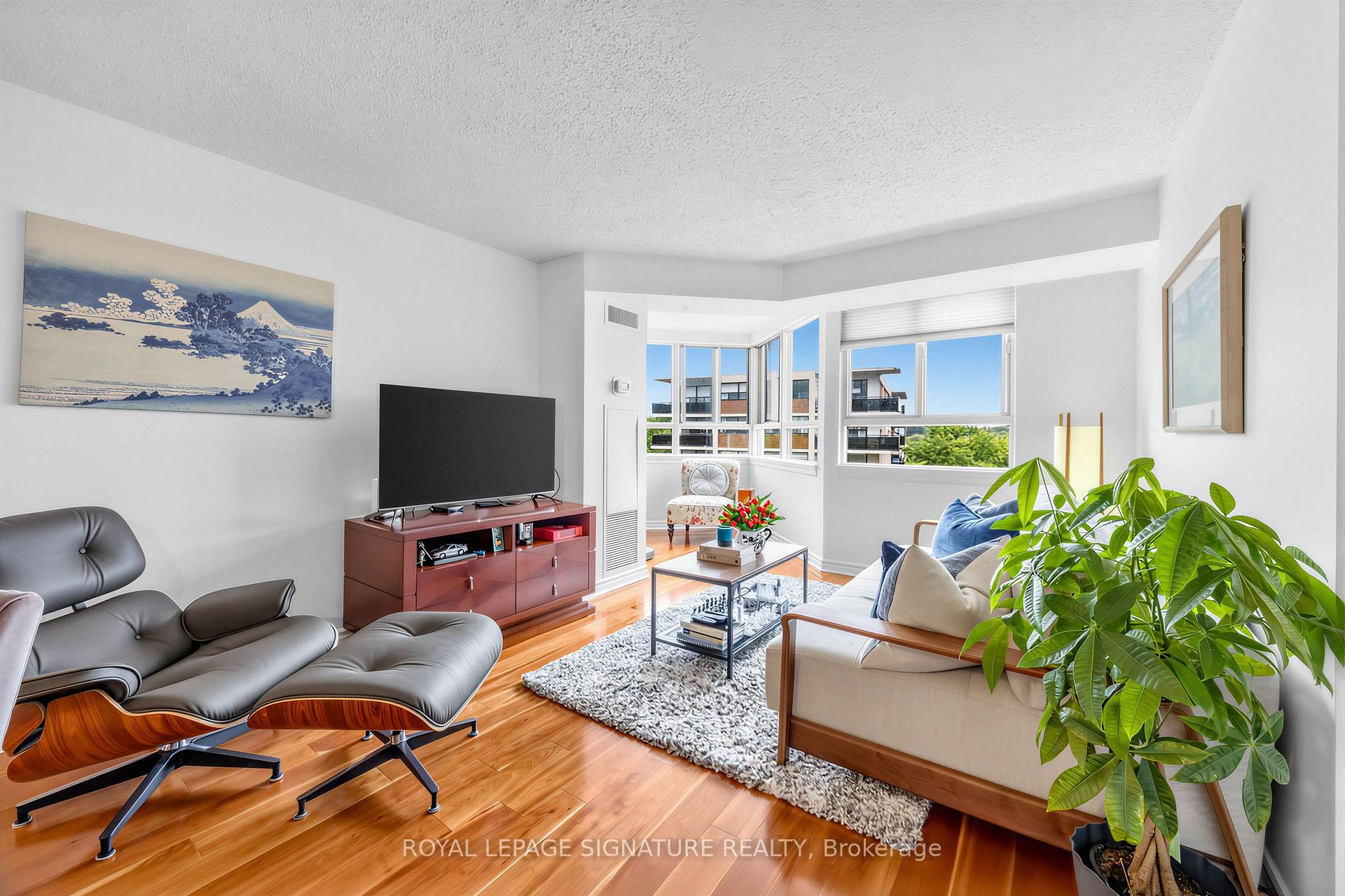 Photo 6 of Unit 1006, 4 Park Vista, Toronto, Danforth Village-East York — HOMEH