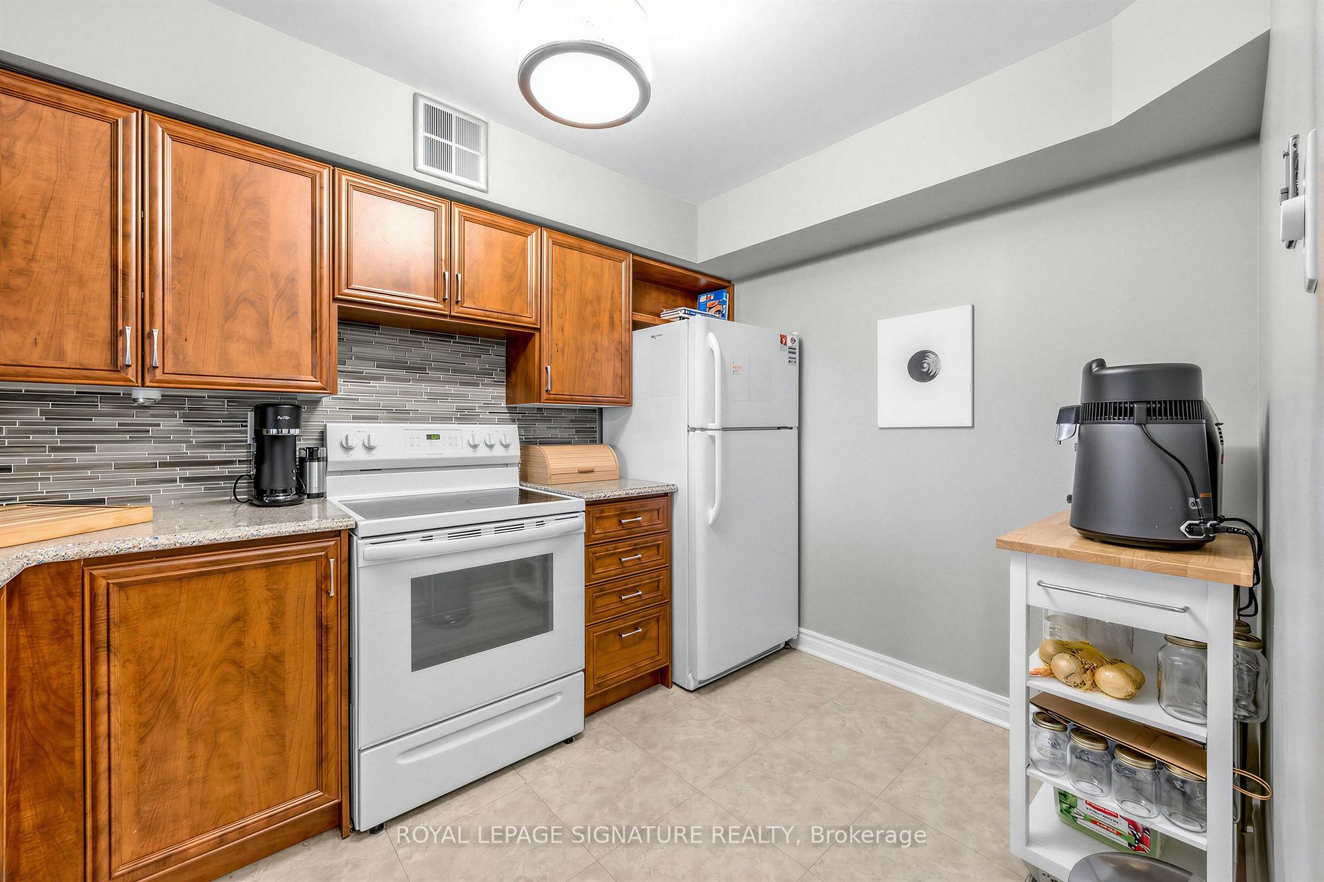 Photo 10 of Unit 1006, 4 Park Vista, Toronto, Danforth Village-East York — HOMEH