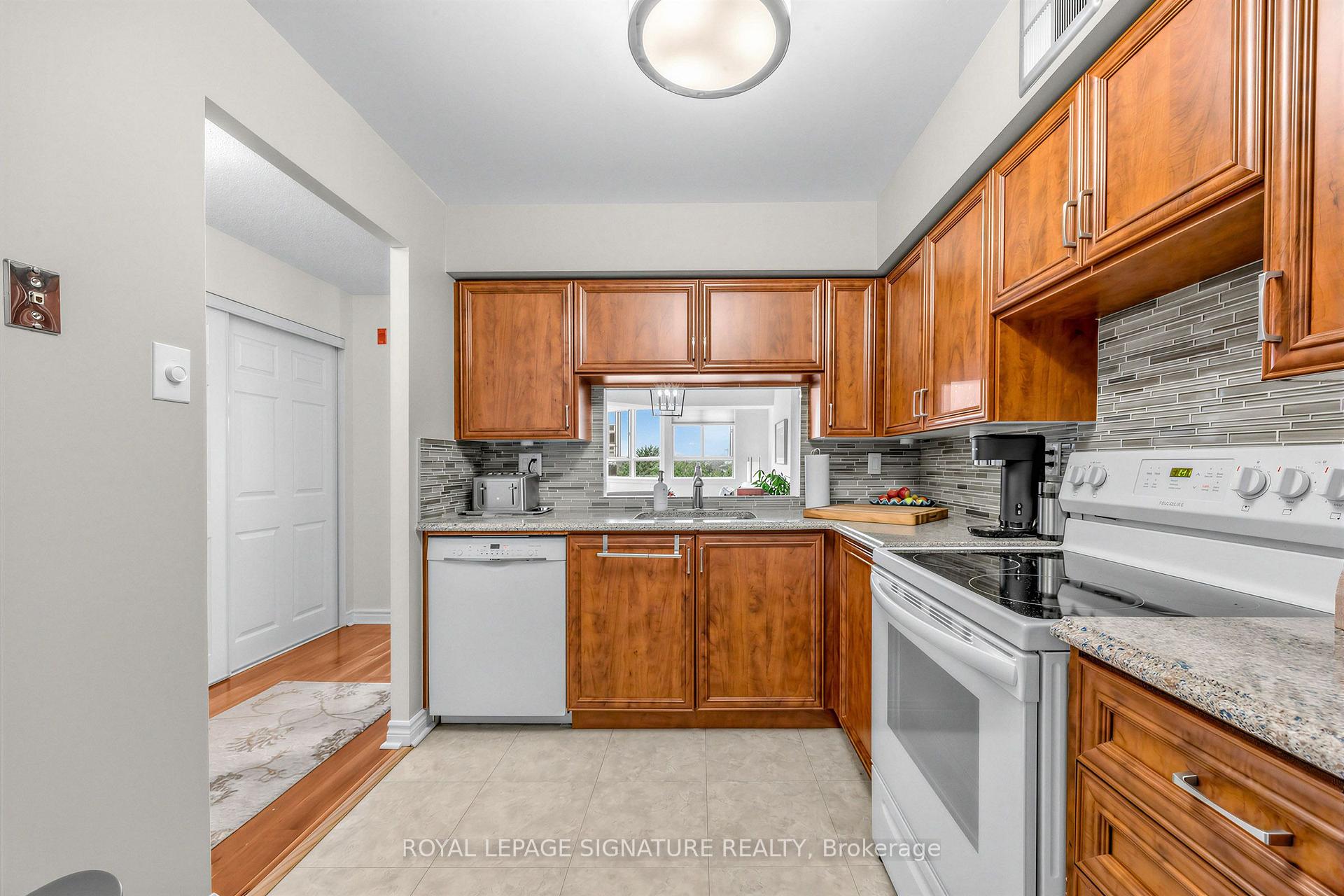 Photo 11 of Unit 1006, 4 Park Vista, Toronto, Danforth Village-East York — HOMEH