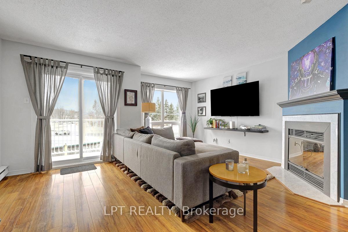 Photo 4 of Unit 30, 204 Briston Private, Ottawa, Hunt Club Park — HOMEH