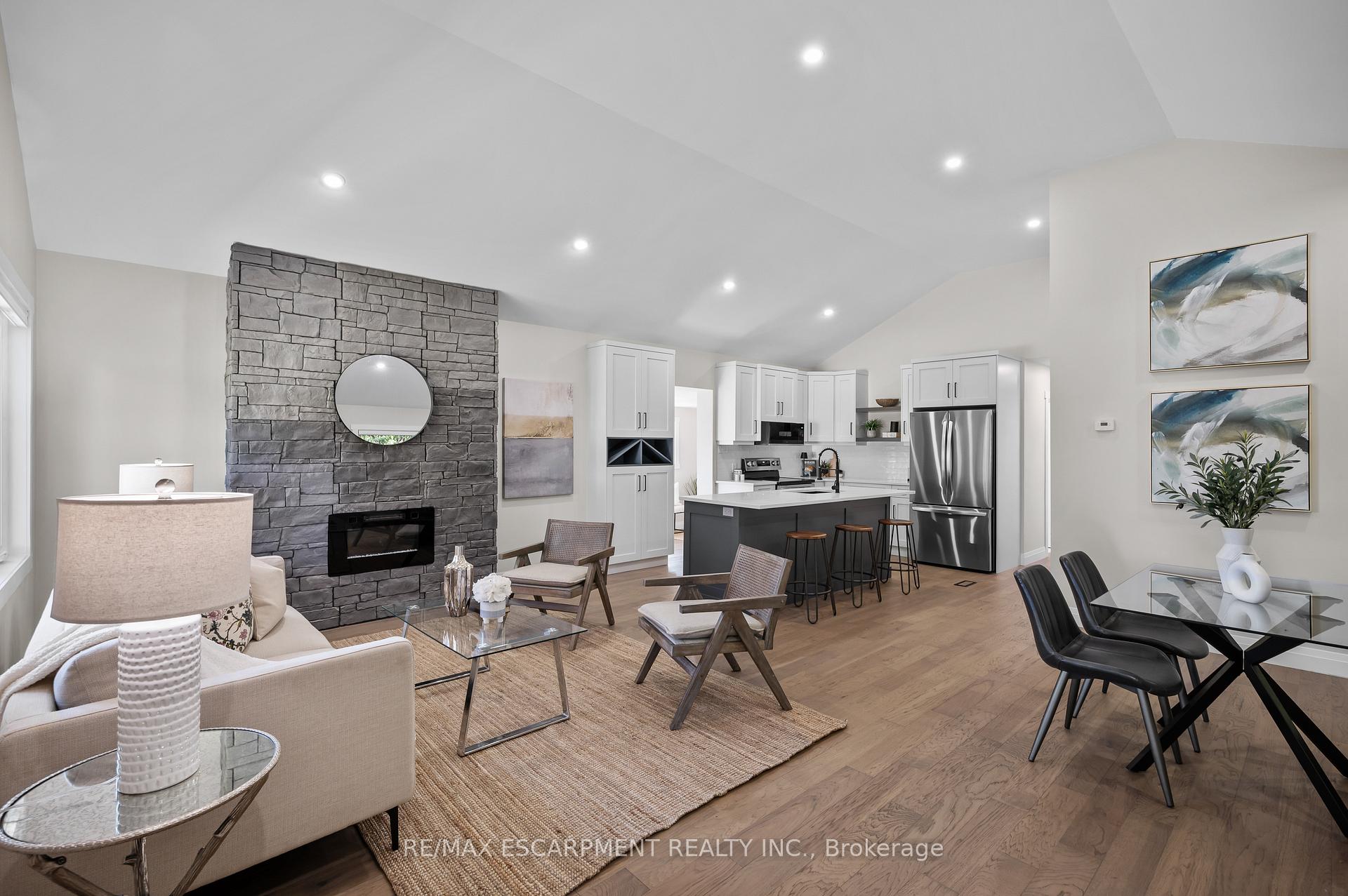 Photo 8 of 1041 Shepherd's Drive, Burlington, LaSalle — HOMEH
