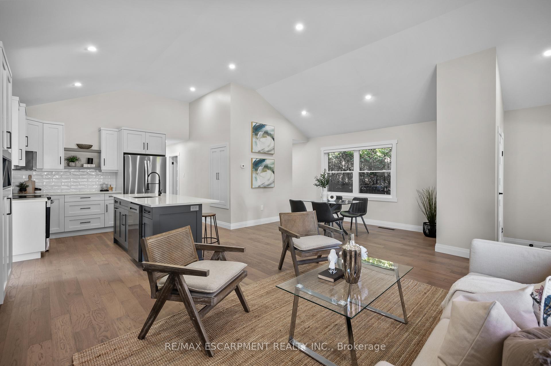 Photo 9 of 1041 Shepherd's Drive, Burlington, LaSalle — HOMEH