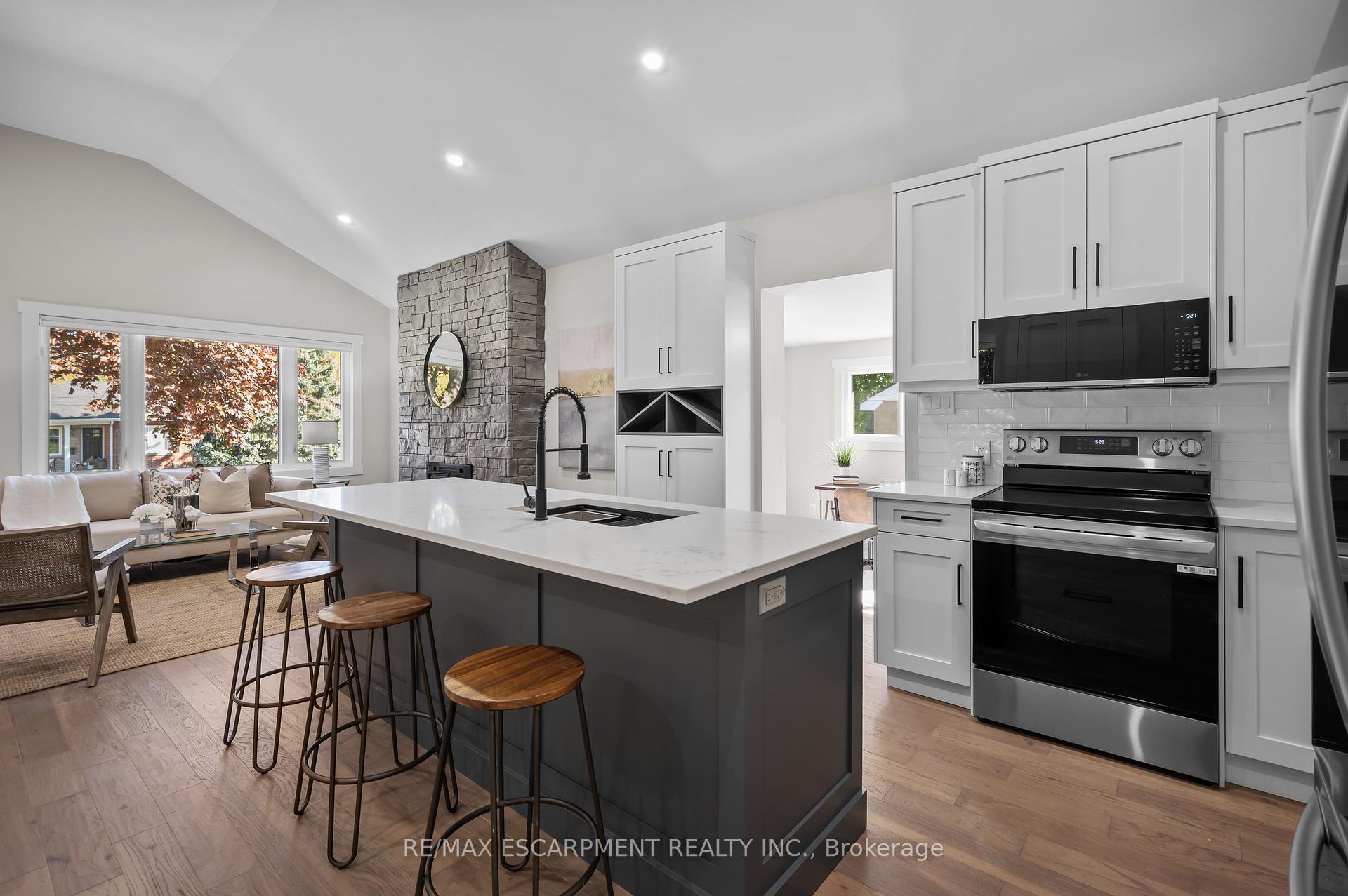 Photo 14 of 1041 Shepherd's Drive, Burlington, LaSalle — HOMEH