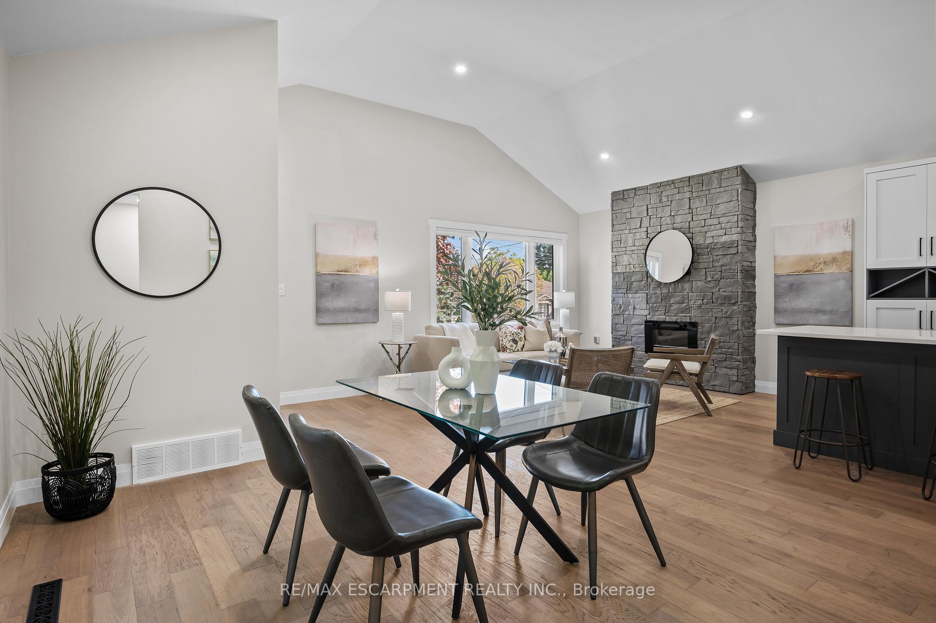 Photo 17 of 1041 Shepherd's Drive, Burlington, LaSalle — HOMEH