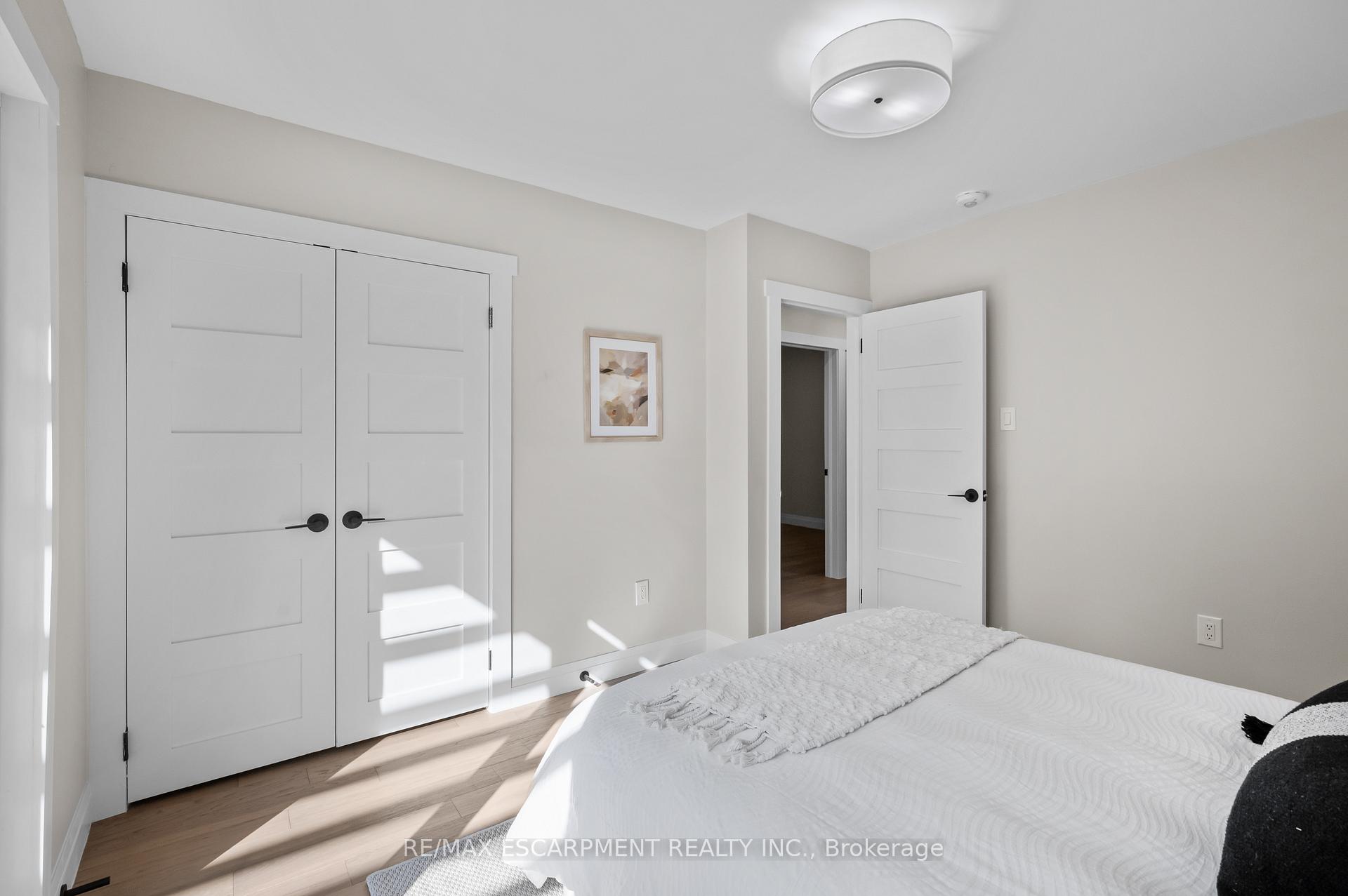 Photo 22 of 1041 Shepherd's Drive, Burlington, LaSalle — HOMEH