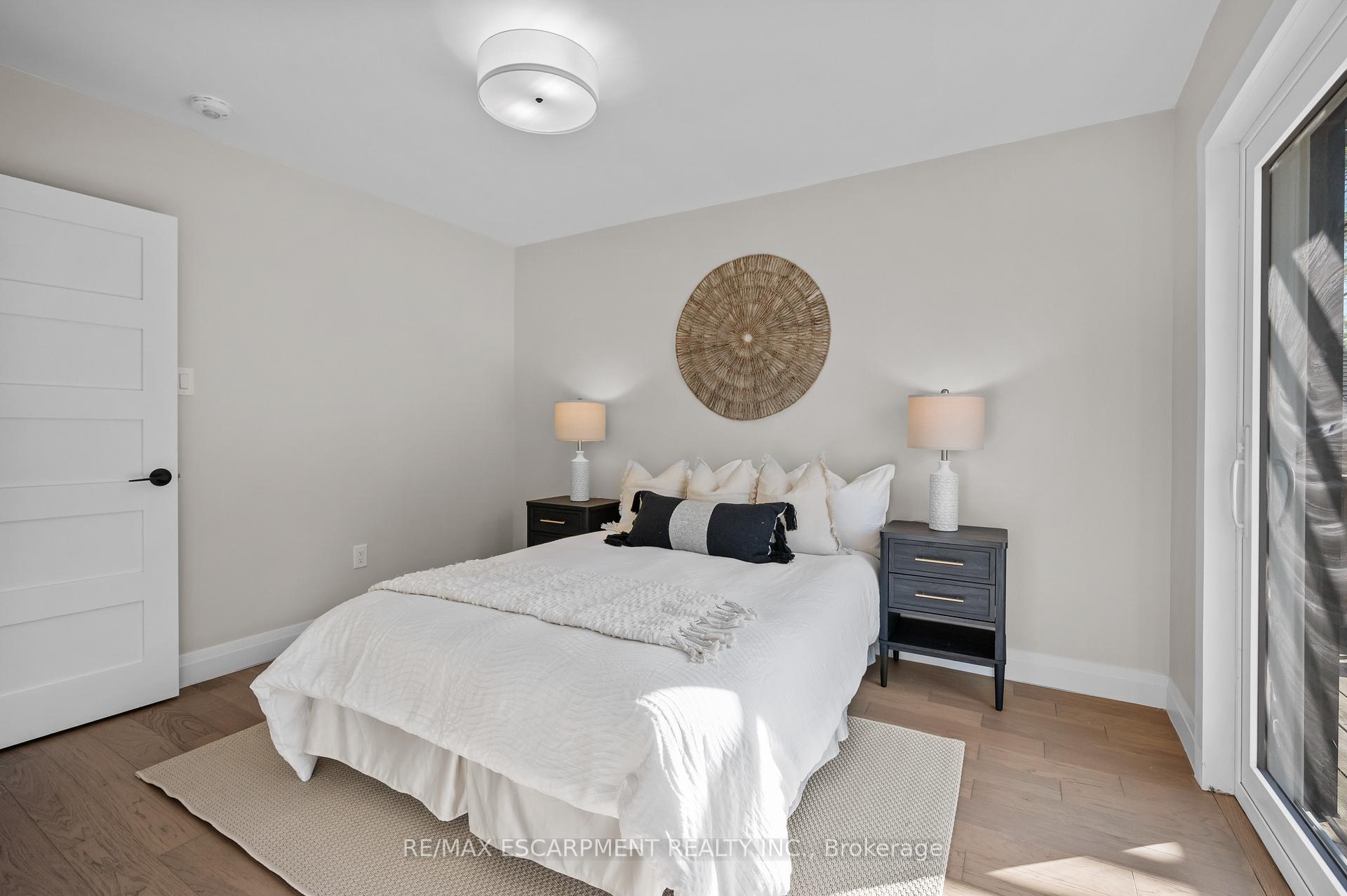 Photo 23 of 1041 Shepherd's Drive, Burlington, LaSalle — HOMEH
