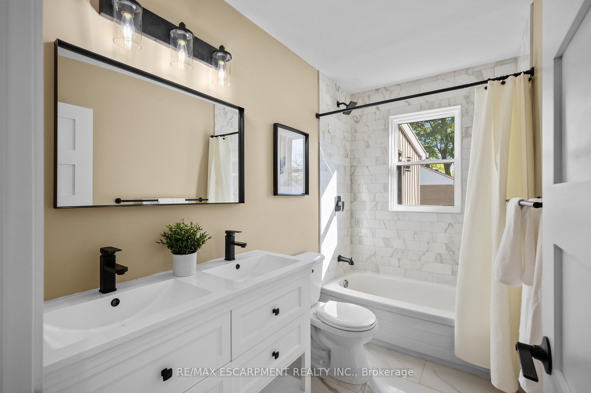 Photo 26 of 1041 Shepherd's Drive, Burlington, LaSalle — HOMEH