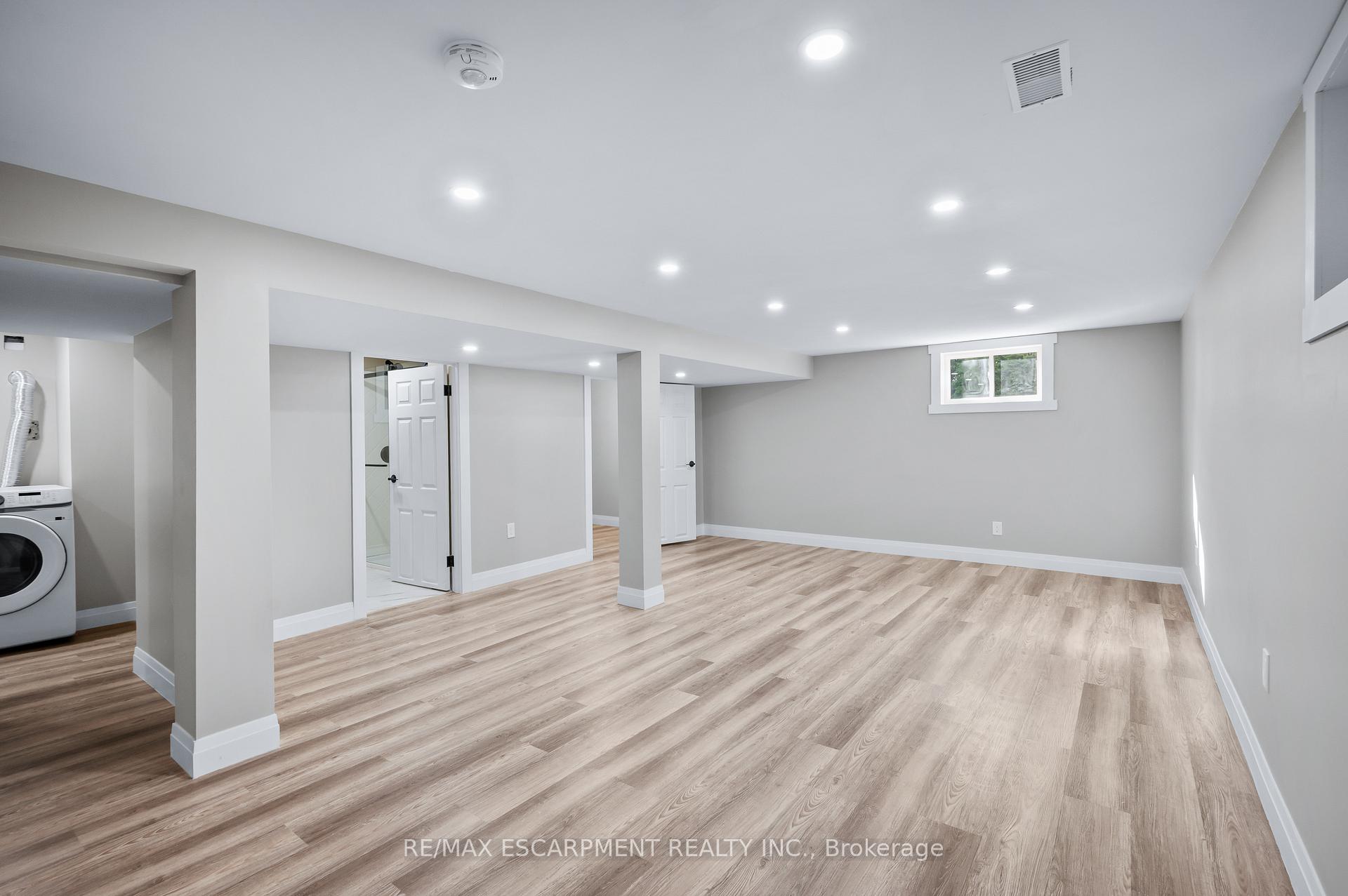 Photo 27 of 1041 Shepherd's Drive, Burlington, LaSalle — HOMEH