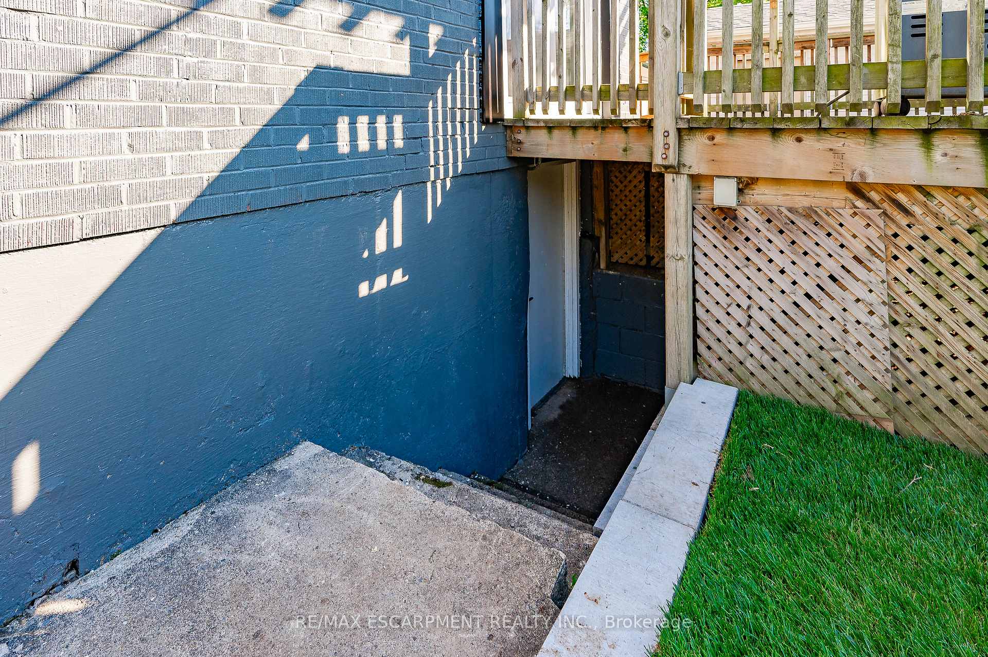 Photo 43 of 1041 Shepherd's Drive, Burlington, LaSalle — HOMEH
