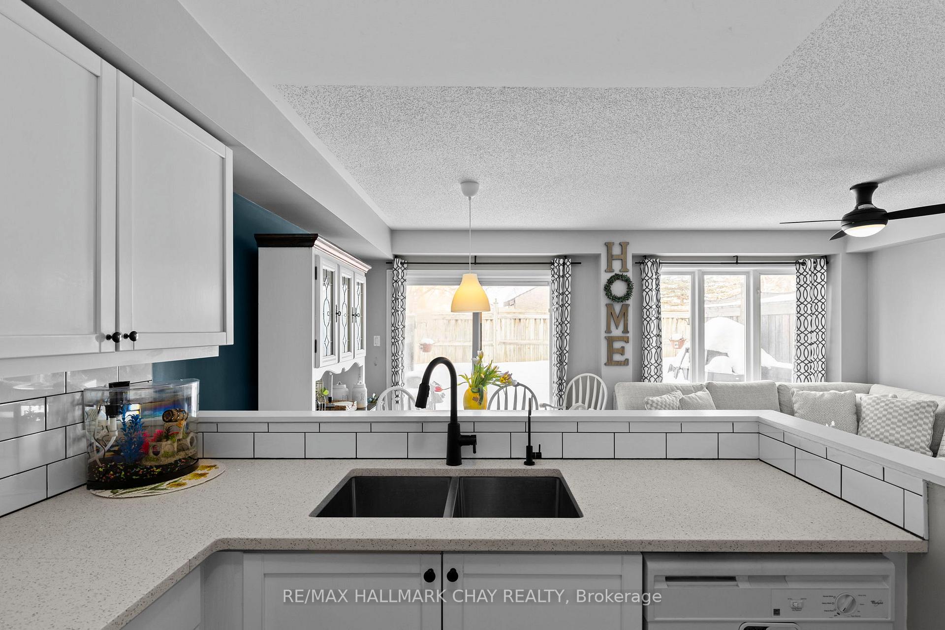 Photo 6 of Unit 38, 430 Mapleview Drive E, Barrie, Painswick South — HOMEH