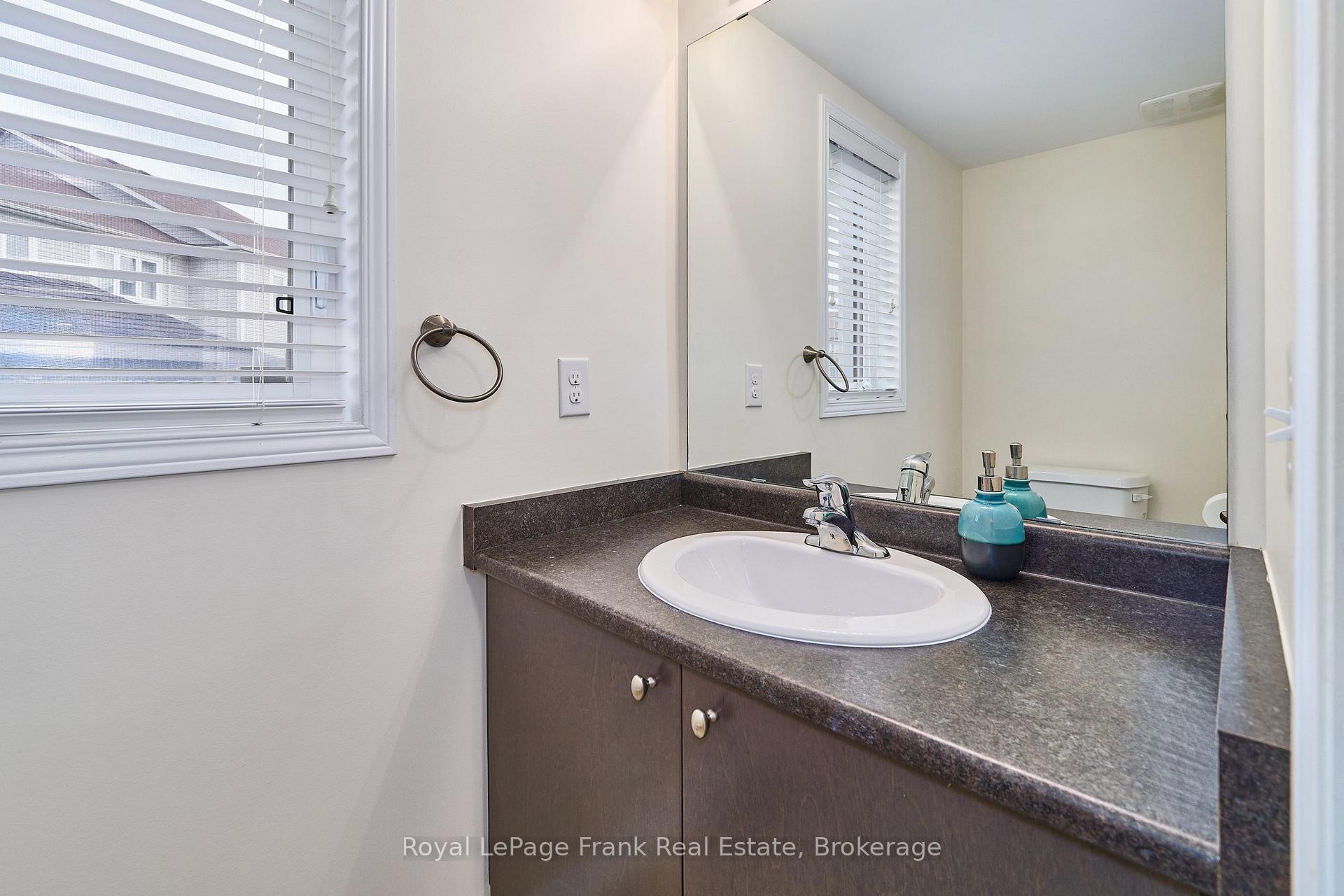 Photo 8 of 23 Southshore Street, Whitby, Port Whitby — HOMEH