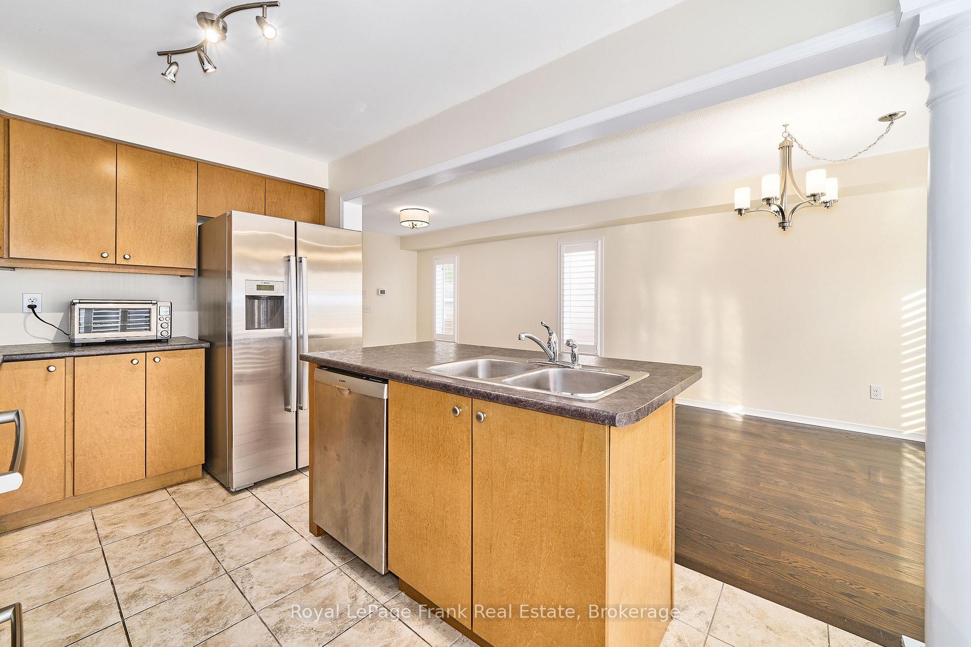 Photo 20 of 23 Southshore Street, Whitby, Port Whitby — HOMEH