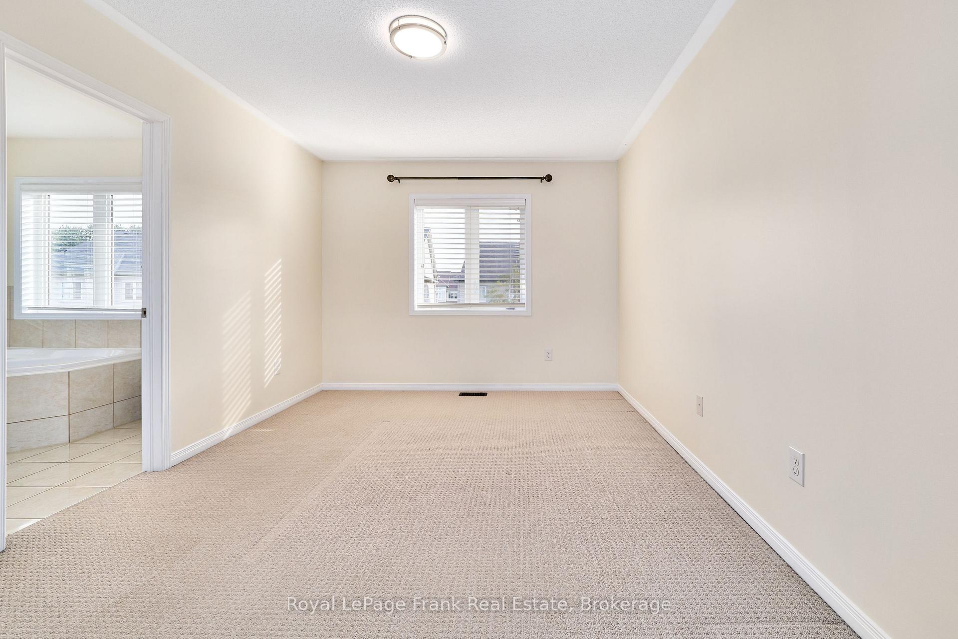 Photo 32 of 23 Southshore Street, Whitby, Port Whitby — HOMEH
