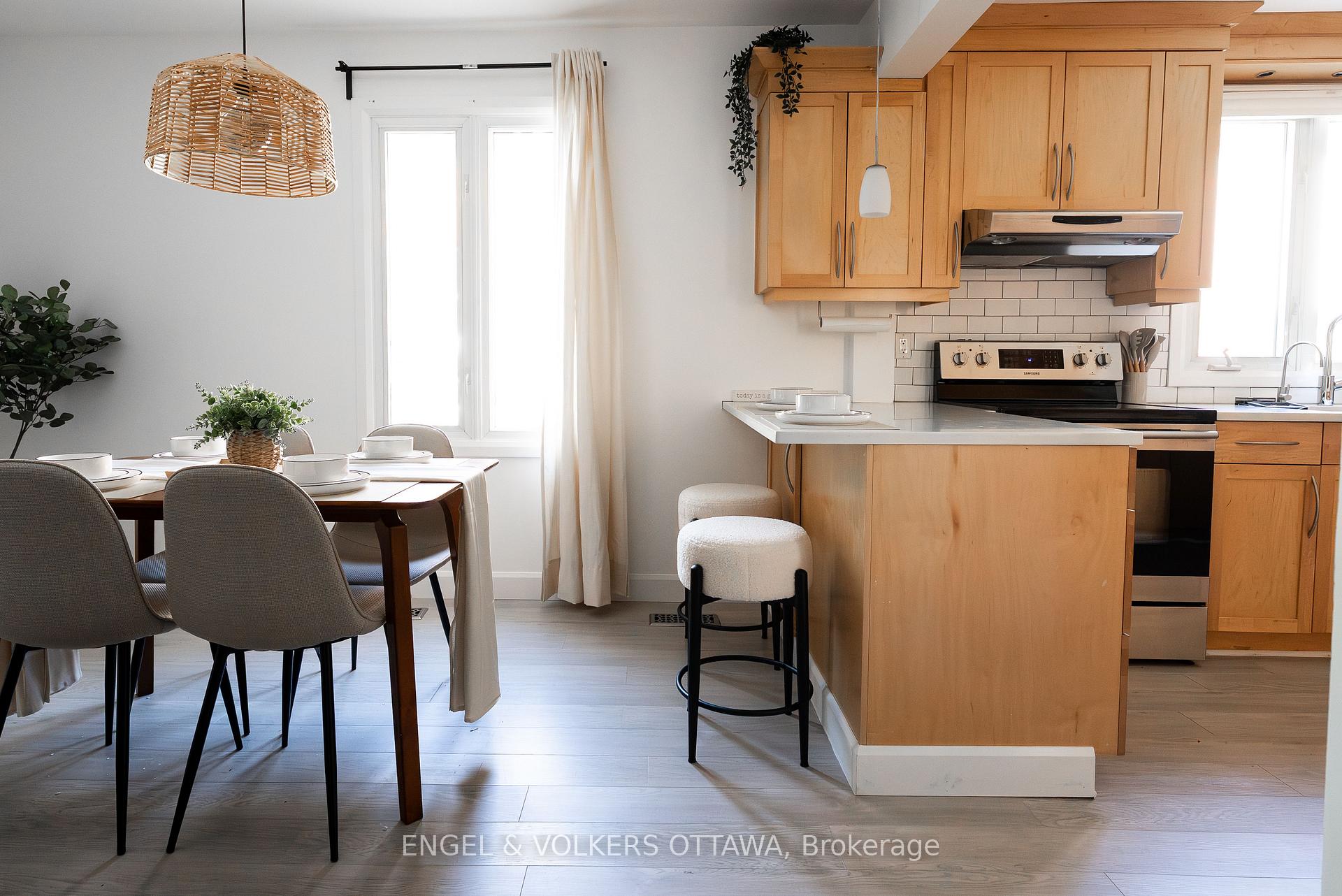 Photo 6 of 531 Laderoute Avenue, Ottawa, Westboro/Hampton Park — HOMEH