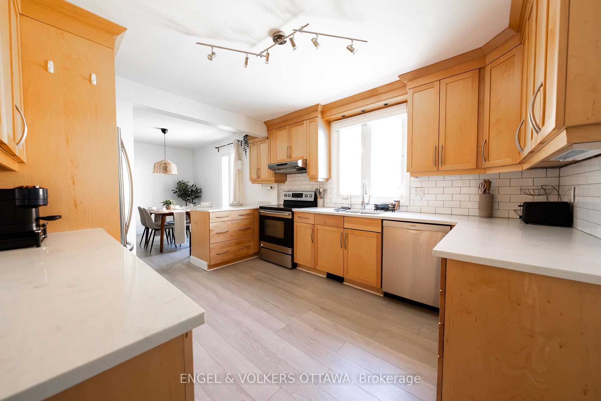 Photo 8 of 531 Laderoute Avenue, Ottawa, Westboro/Hampton Park — HOMEH